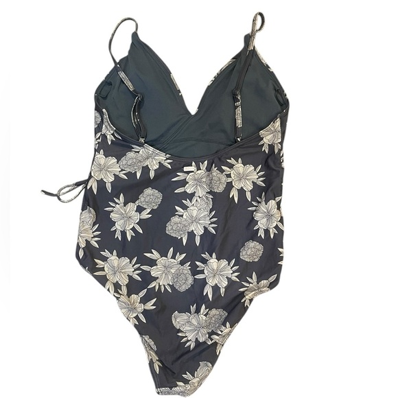 Roxy romantic senses one piece floral cream and gray bathing suit swim side tie - Picture 4 of 8